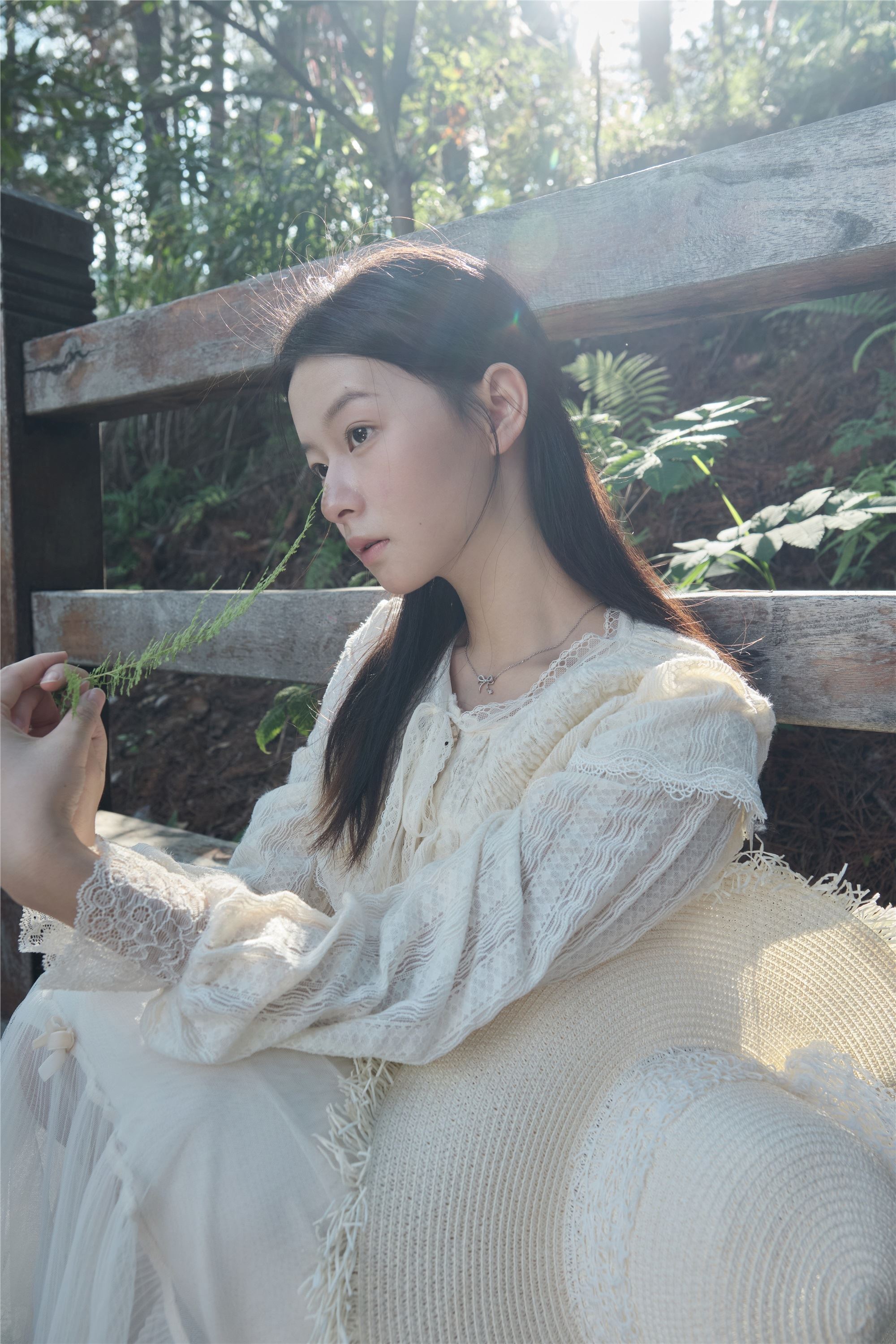 YITUYU艺图语 2025.01.02 秋游 蝴蝶妹妹